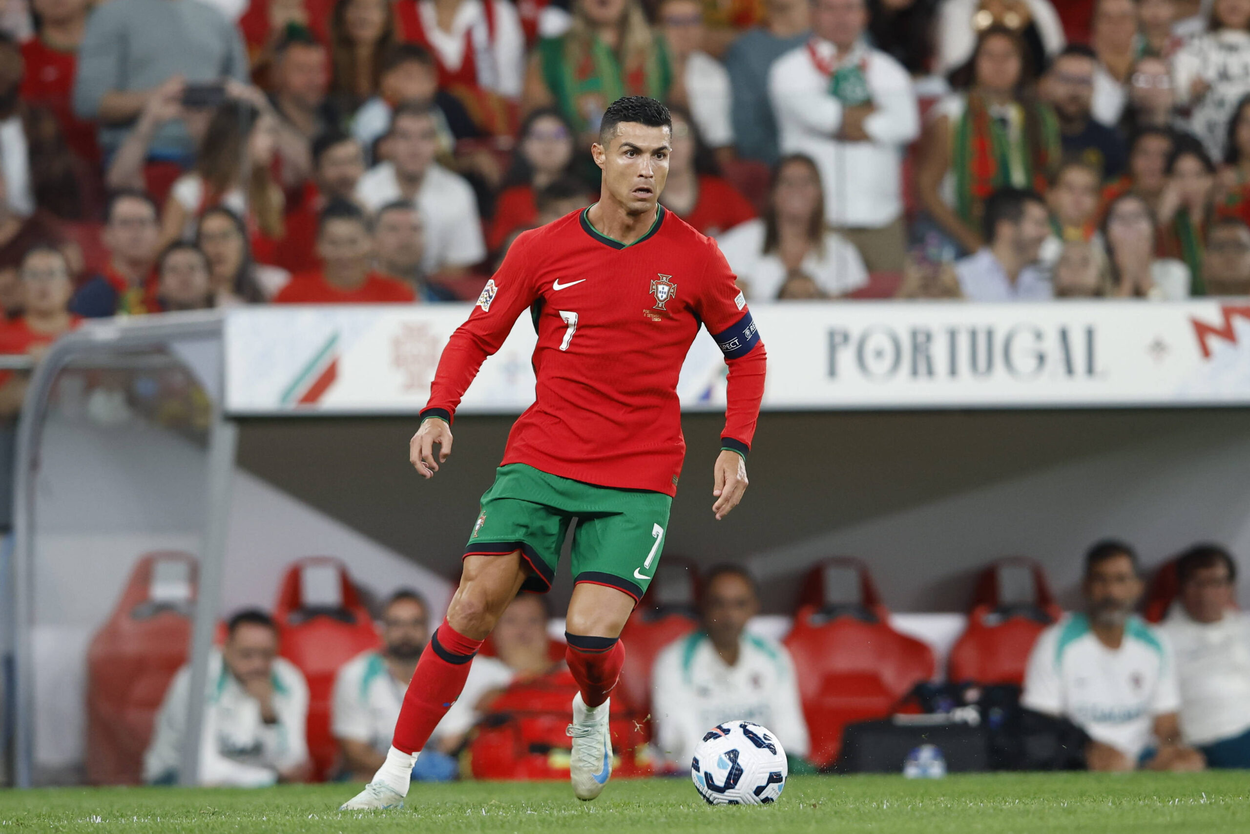 Cristiano Ronaldo first to hit 1 billion social media followers - Pubity