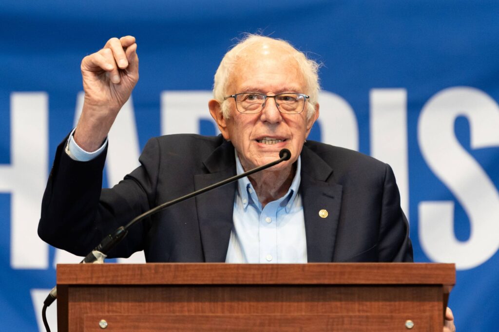 BernieSanders Pubity