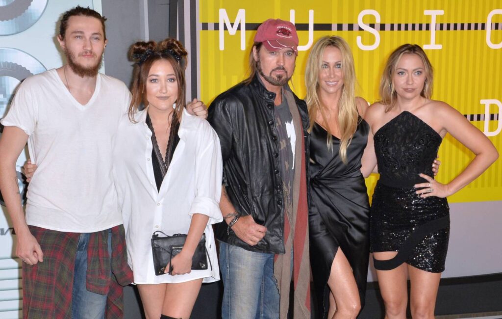 Cyrus family in 2015
