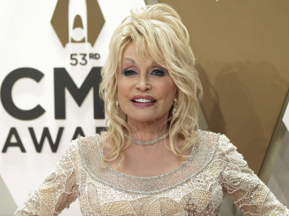 Dolly Parton has paid tribute to her late husband Carl Dean