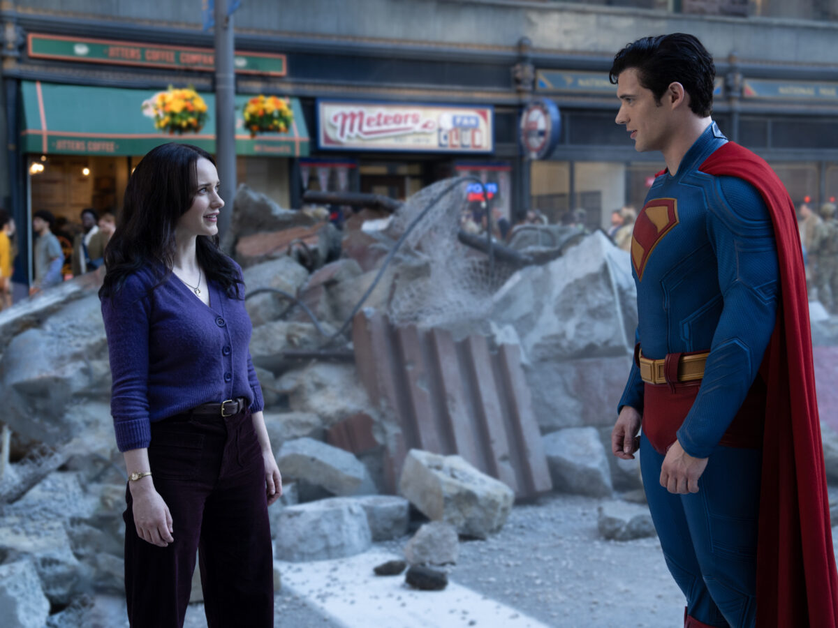 Lois Lane grills Clark Kent in the new Superman trailer.