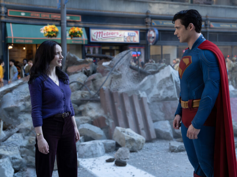 Lois Lane grills Clark Kent in the new Superman trailer.
