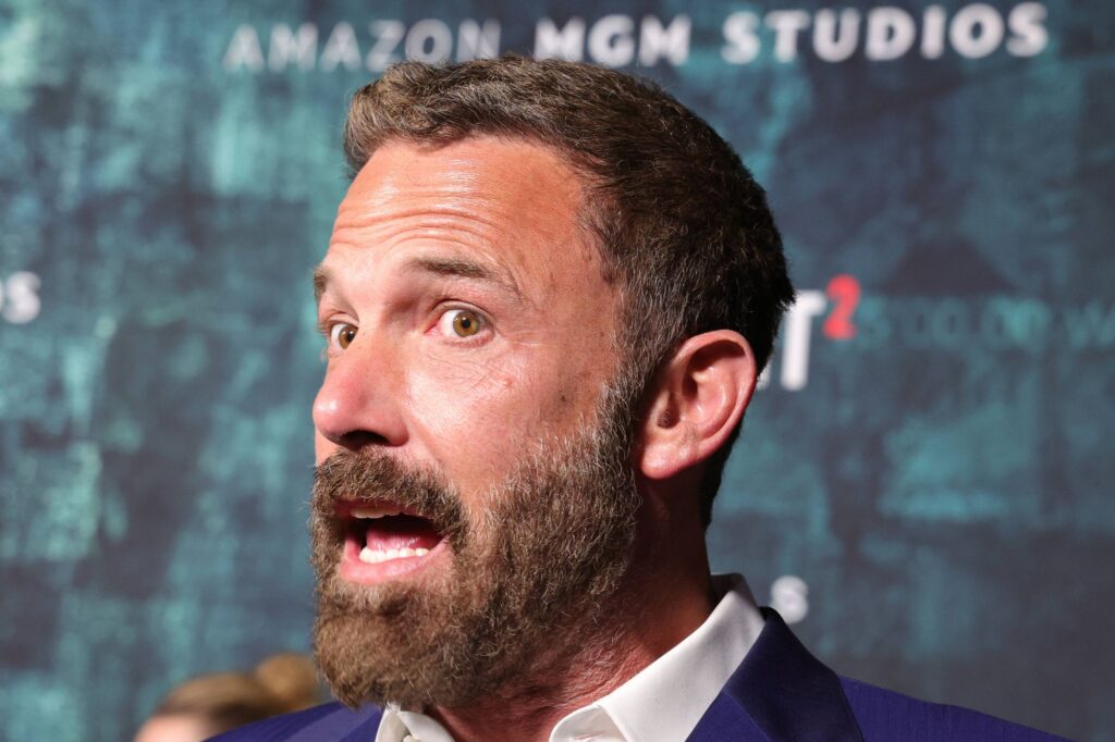 BenAffleck Pubity Ben Affleck answering a question on the red carpet of the premiere for The Accountant 2.