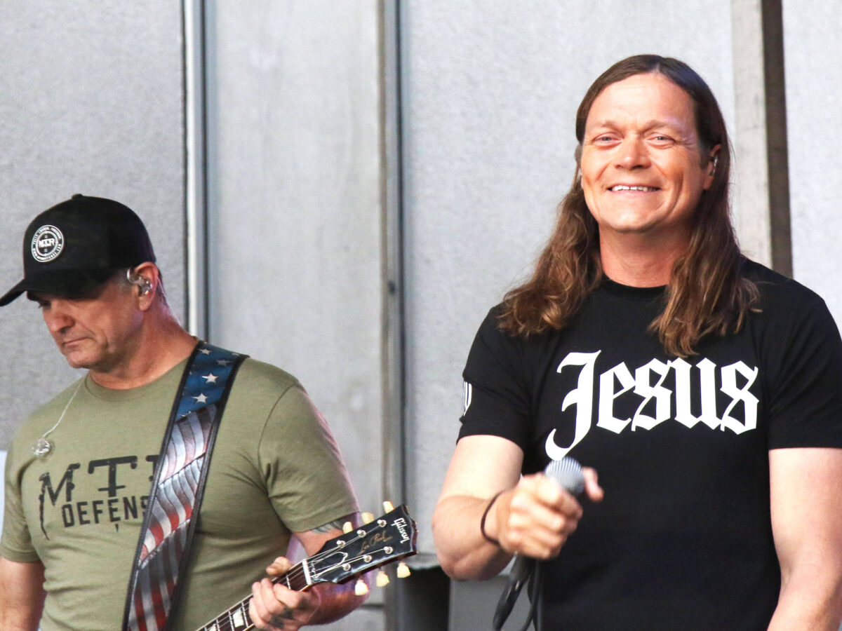 Brad Arnold: Fans rally in support after cancer diagnosis